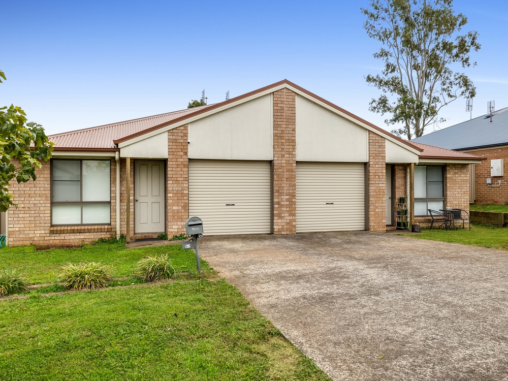 1 & 2/5 Northpoint Crescent Harlaxton, QLD 4350